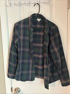 L.L. Bean Women's Dark Green Plaid Flannel button down; size medium-petite
